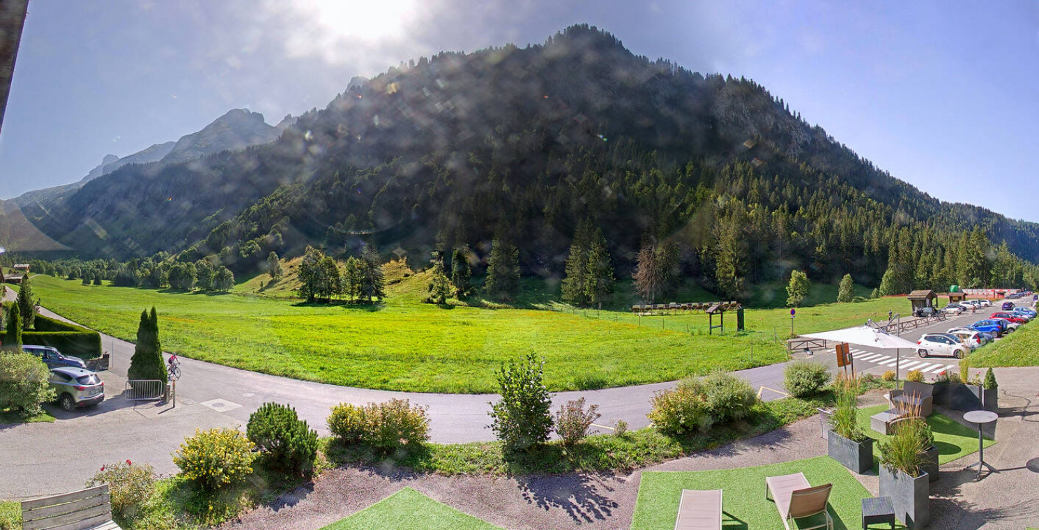 Webcam Le Grand-Bornand - Auberge Nordique Lormay - 1200 m